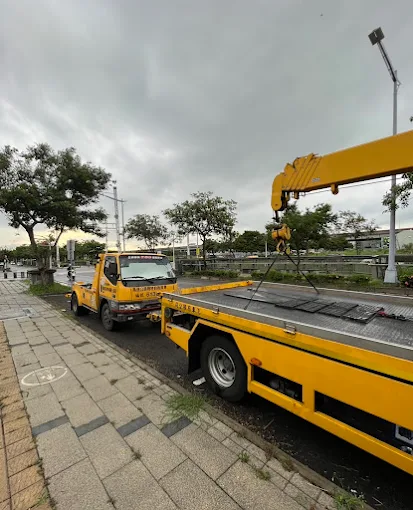 加派人車